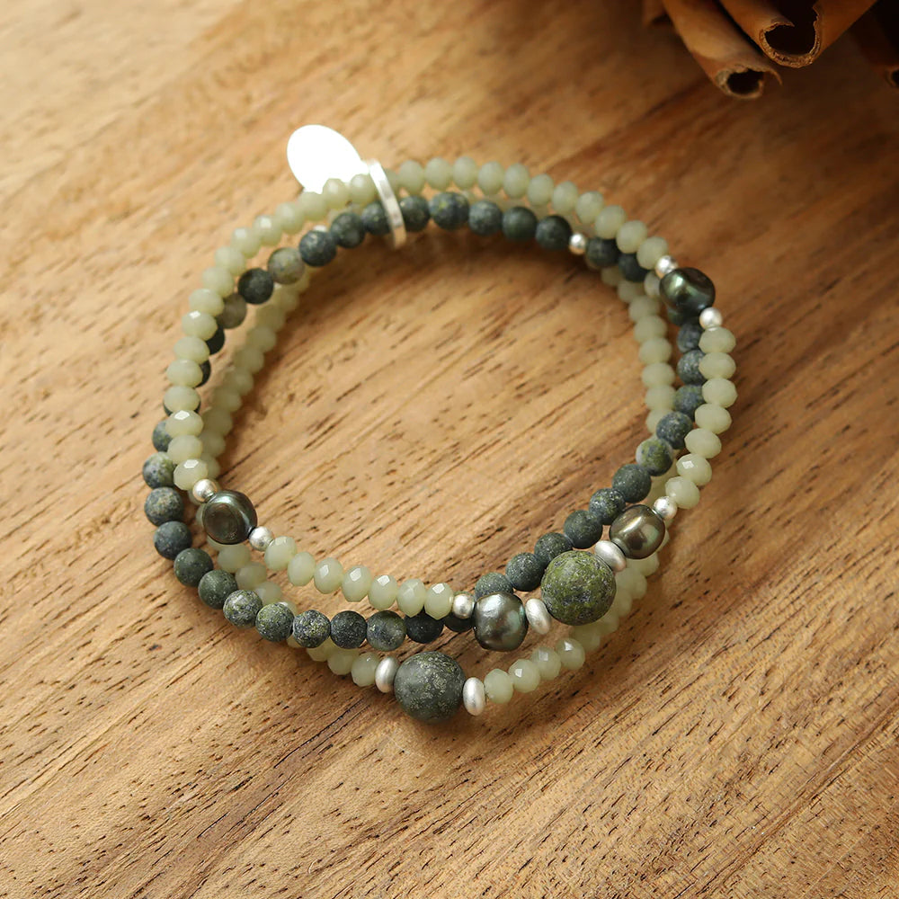 Armband mit echten Süsswasserperlen, Steinen und Glas (B4505GeS)
